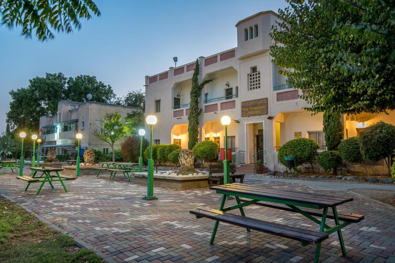 Degania Bet Kibbutz Country Lodging 호텔 키네레트 외부 사진